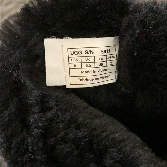 UGGS - Picture 5 of 8